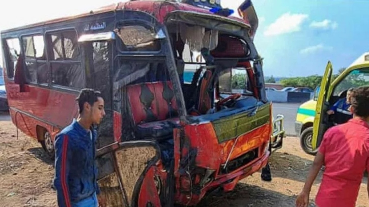 মিশরে মাইক্রোবাস ও ট্রাকের সংঘর্ষ, নিহত ২২