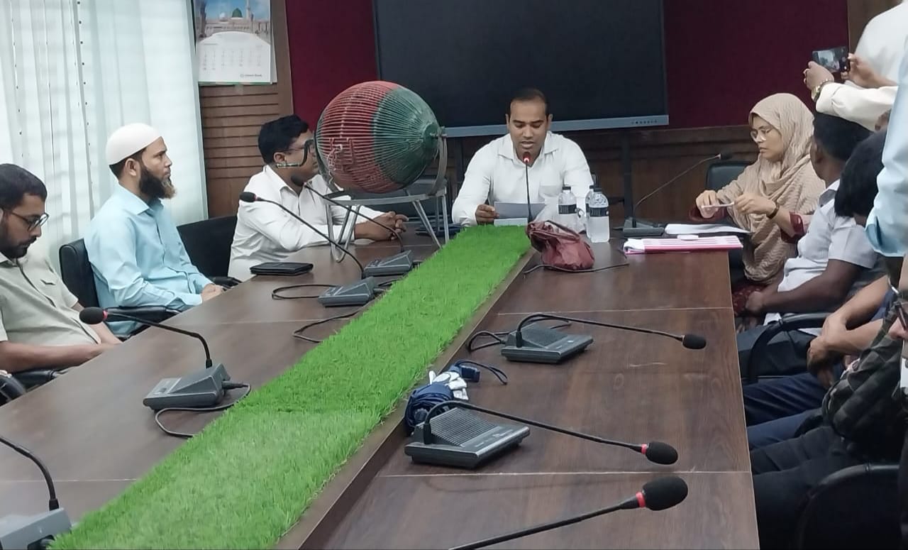 আত্রাইয়ে উন্মুক্ত লটারির মাধ্যমে ওএমএস কর্মসূচির ডিলার নিয়োগ