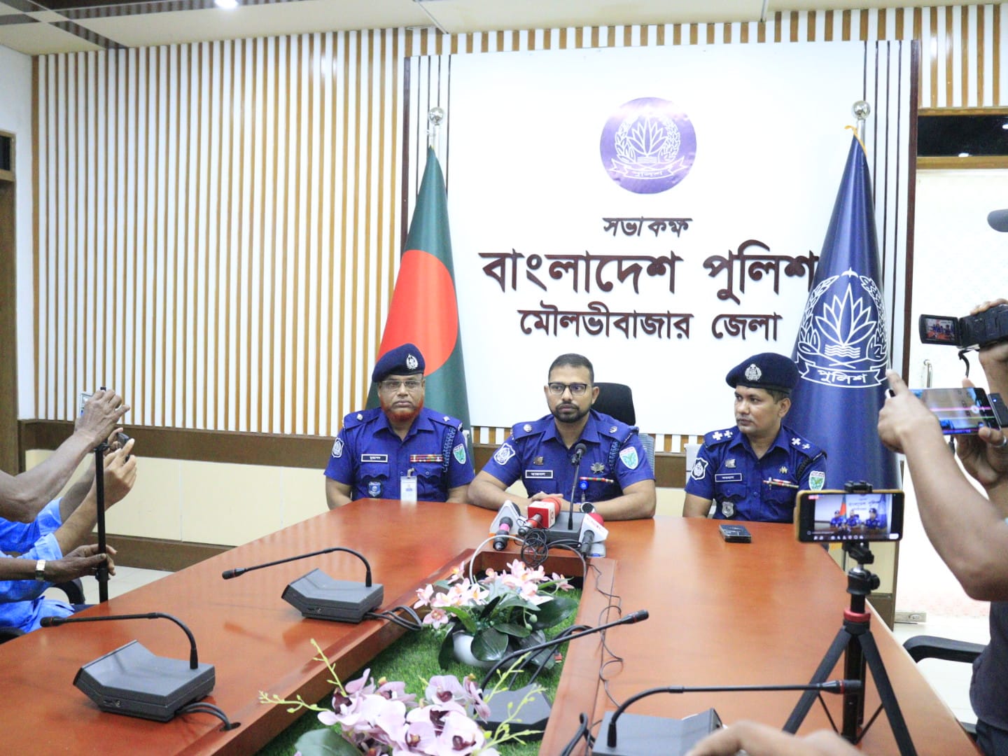 জুড়ীতে চা বাগান সর্দার হত্যা: রহস্য উদঘাটন, আলামতসহ আসামি গ্রেফতার*