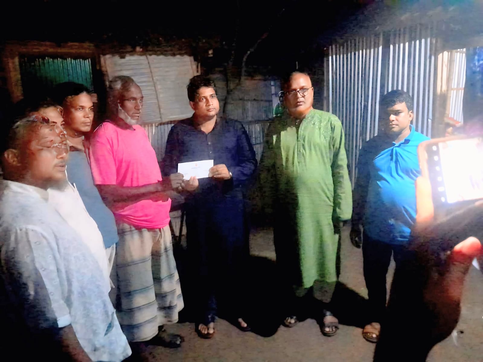 জলঢাকায় নদীতে ডুবে দুই শিশুর মর্মান্তিক মৃত্যু, পরিবারকে ইউএনও’র আর্থিক অনুদান প্রদান