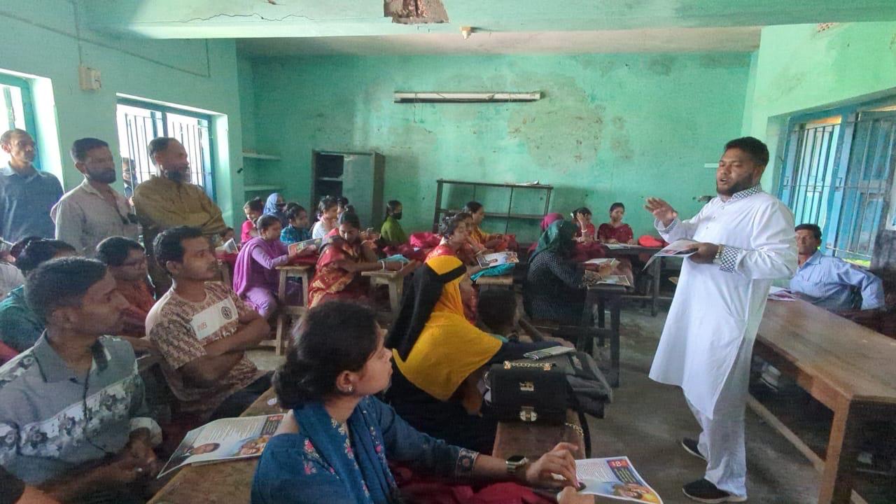 বিএনপির মনোনয়ন প্রত্যাশী সৈকতের গণসংযোগ ও লিফলেট বিতরণ