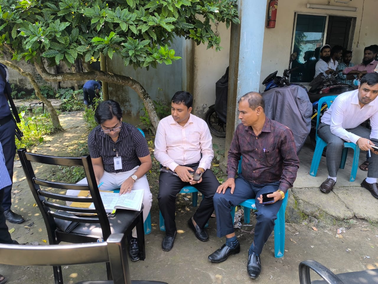 পাকুন্দিয়ায় কোল্ড স্টোরেজে অভিযান: দুই লাখ পচা ডিম জব্দ ও ধ্বংস, তিন লাখ টাকা জরিমানা