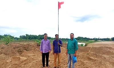 কুলাউড়ায় দুই ইজারাদারের সরকারি বালু লুটের তাণ্ডব