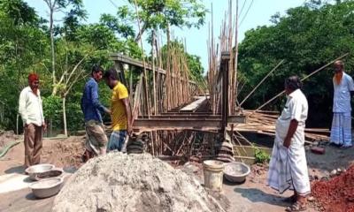 কাঁঠালিয়ায় বিকল্প সড়ক নির্মাণ না করে চলছে সেতু সংস্কার