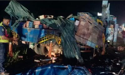 ঢাকা-মাওয়া এক্সপ্রেসওয়েতে বাস-ট্রাক সংঘর্ষে নিহত ৪, আহত ১৫