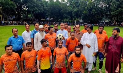 মান্দায় গোটগাড়ী শহীদ মামুন ক্রীড়া একাডেমীর আয়োজনে প্রীতি ফুটবল ম্যাচ ও পুরস্কার বিতরণী অনুষ্ঠান