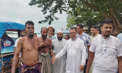 ঝালকাঠিতে এ্যাড. শাহাদাৎ হোসেনের গন সংযোগ