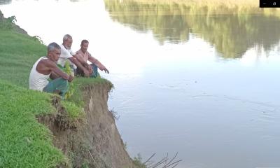 মৌলভীবাজারে মনুনদী বিভিন্ন স্থানে বাঁধ ঝুঁকিতে শতাধিক বাড়িঘর