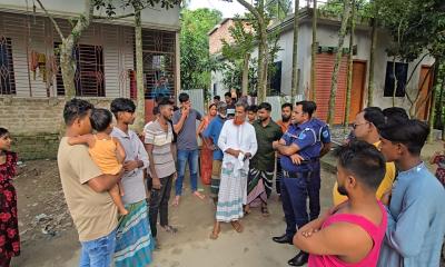 প্রবাসী বাবার ৪ বছরের শিশুর মৃত্যু, কবরস্থানে দাফনে চাচাদের বাধা