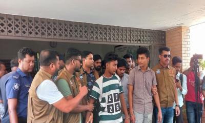 নাটোরে অটোরিক্সার ছিনতাই এর ঘটনায় আটক-৭