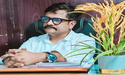 সাবেক মন্ত্রীর পুত্র বিএনপির সাবেক নেতা আ.লীগে যোগ দিয়ে বললেন শেখ হাসিনা ফিরবে