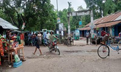 আত্রাইয়ে বান্দাইখাড়া বধ্যভূমির সাথে ঝুকিপূর্ণ মোড় দুর্ঘটনার আশঙ্কা