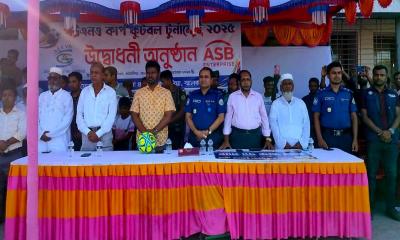 কাঁঠালিয়ায় শুরু হয়েছে ইউএনও কাপ ফুটবল টুর্নামেন্ট
