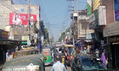 কুলাউড়ায় যানজটের দৃশ্য: বিচ্ছিন্ন ঘটনা নয়,ভয়াবহ নিত্যদিনের বাস্তবতা