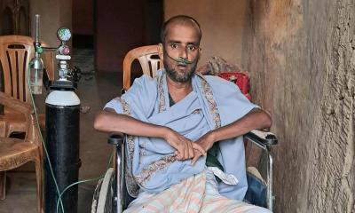 টাকার অভাবে চিকিৎসা হচ্ছে না তোতার, সাহায্য নিয়ে বাঁচাতে চান পরিবার