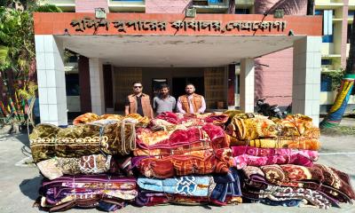 নেত্রকোনায় ৯১ পিস ভারতীয় কম্বলসহ একজন গ্রেপ্তার