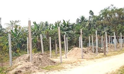 আদালতের নিষেধাজ্ঞা উপেক্ষা করে বিএনপি নেতার বিরুদ্ধে ভূমি দখলের অভিযোগ