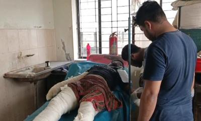 তেরোখাদায় বোমা বিস্ফোরণে যুবক গুরুতর আহত মামুনকে ঢাকায় প্রেরণ
