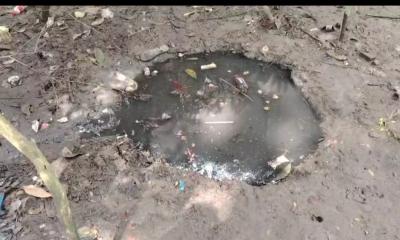 কুলিয়ারচরে গর্তের ময়লা পানিতে পড়ে শিশুর মৃত্যু