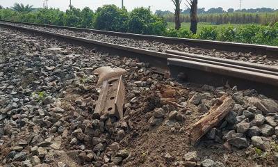 ঝিনাইদহে পিকআপের ধাক্কায় যুবক নিহত