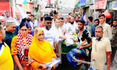 ঝালকাঠিতে উপজেলা নির্বাচন বর্জনের ডাক দিয়ে বিএনপির লিফলেট বিতরণ