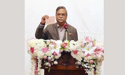 পোস্টাল ব্যালটে ভোট দিলেন রাষ্ট্রপতি