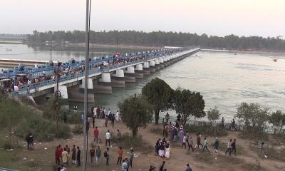 তিস্তা ব্যারাজে দর্শনার্থীদের  উপচে পড়া ভিড়