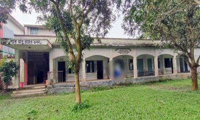 রাণীনগরে স্কুলছাত্রীকে শ্লীলতাহানীর অভিযোগে শিক্ষক বরখাস্ত