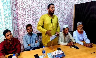 রাজাপুরের সাংবাদিকদের সঙ্গে মতবিনিময় করেছেন এমপি প্রার্থী ড. ফয়জুল হক