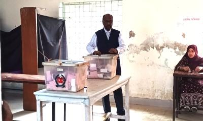 ১৭ বছর পর ভোট দিলেন মৌলভীবাজারের প্রবাসীরা