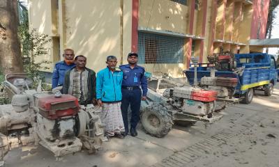 নওগাঁয় ট্রাক্টর/পাওয়ার টিলার চোর চক্রের দুই সদস্য গ্রেপ্তার, উদ্ধার ৪ পাওয়ার টিলার ও পিকআপ