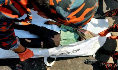 রাজাপুরে সড়ক দুর্ঘটনায় অটোরিকশা চালক নিহত