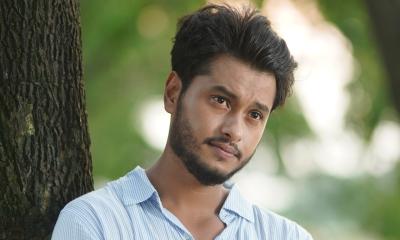 ‘সিগারেট এমন প্রেমিকা যাকে ছাড়লে একদম ছেড়ে দিতে হবে’