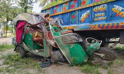 ত্রিশালে ট্রাক-সিএনজি চালিত অটোরিকশার মুখোমুখি সংঘর্ষে চালকসহ দুইজন নিহত