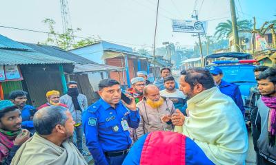 রাজাপুরে স্থানীয় জামায়াতের অফিসে আগুন