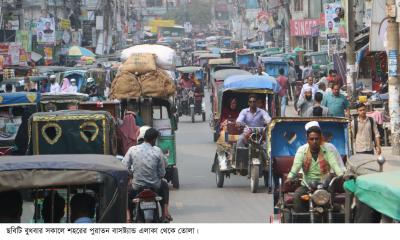 জ্যামের ভোগান্তি দিয়ে শুরু হয় সকাল; আশা জাগাচ্ছে চার লেন