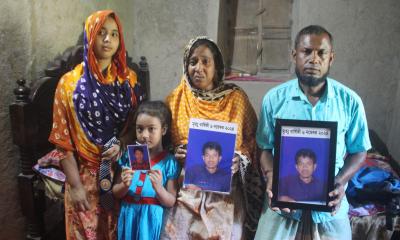 ১০ মাসেও মেলেনি মোস্তাফিজুর হত্যার রহস্য; পুলিশের ভূমিকা নিয়ে প্রশ্ন(থামছেনা বোন ও মায়ের কান্না)