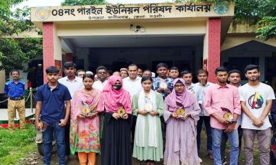 রাণীনগরে কৃতি শিক্ষার্থীদের সংবর্ধনা