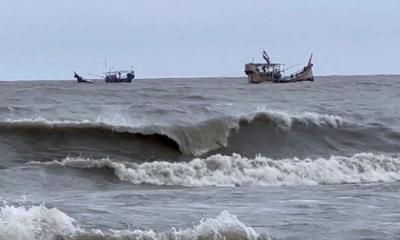 সমুদ্র বন্দরে ৩ নম্বর সতর্ক সংকেত