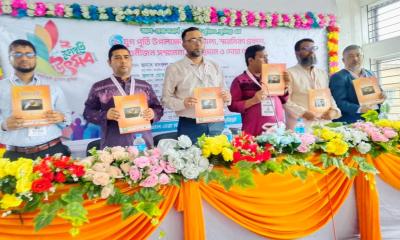বুড়িচং আল-হেরা মডার্ণ একাডেমির দুই যুগ পূর্তি উৎসবে নান্দনিক স্মরণিকা প্রকাশিত