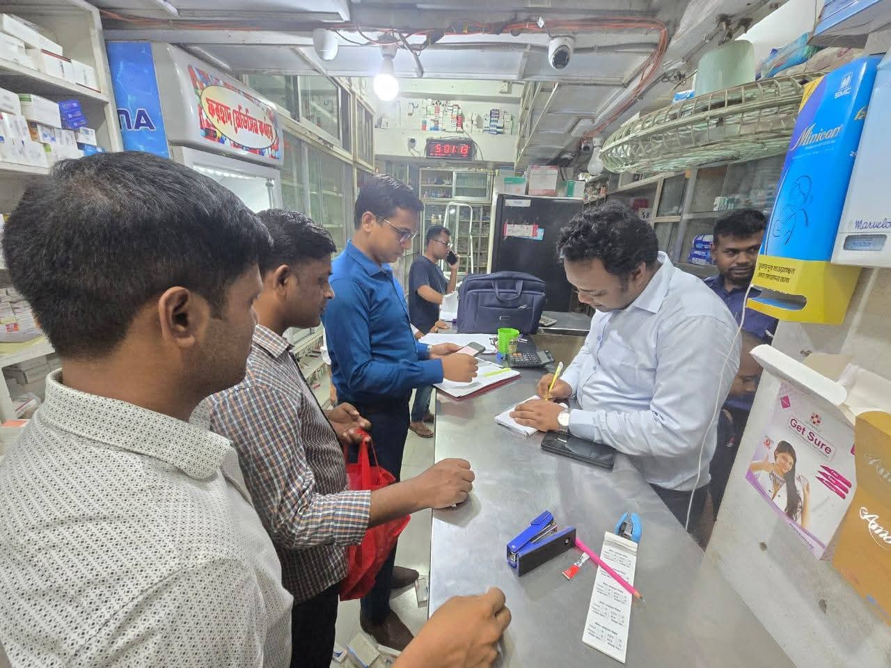 ত্রিশালে চার ঔষধের দোকান মালিককে ২০ হাজার জরিমানা