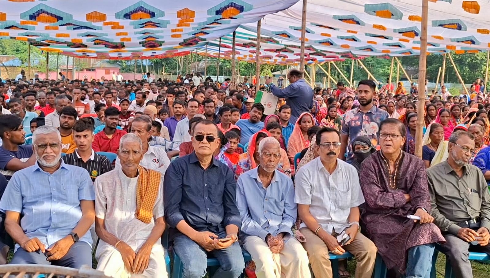 কমলগঞ্জে ১২ হাজার চা শ্রমিক নিয়ে  সম্প্রীতি রক্ষায় মহসিন মিয়া মধুর মতবিনিময়