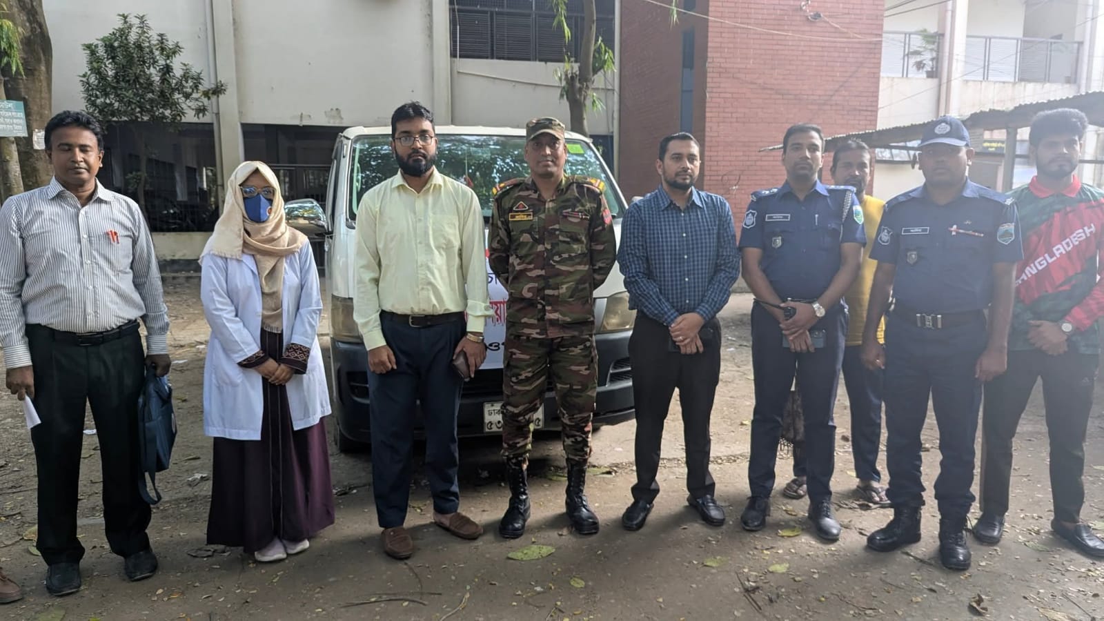 নওগাঁয় বিচার বিভাগের সামারি ট্রায়াল: ডায়াগনস্টিক সেন্টারকে জরিমানা, ভেজাল পণ্য জব্দ