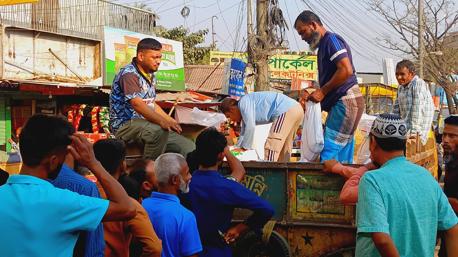 মৌলভীবাজারে টিসিবির রোজার পণ্য বিক্রি শুরু, প্যাকেজ মূল্য ৫৯০ টাকা