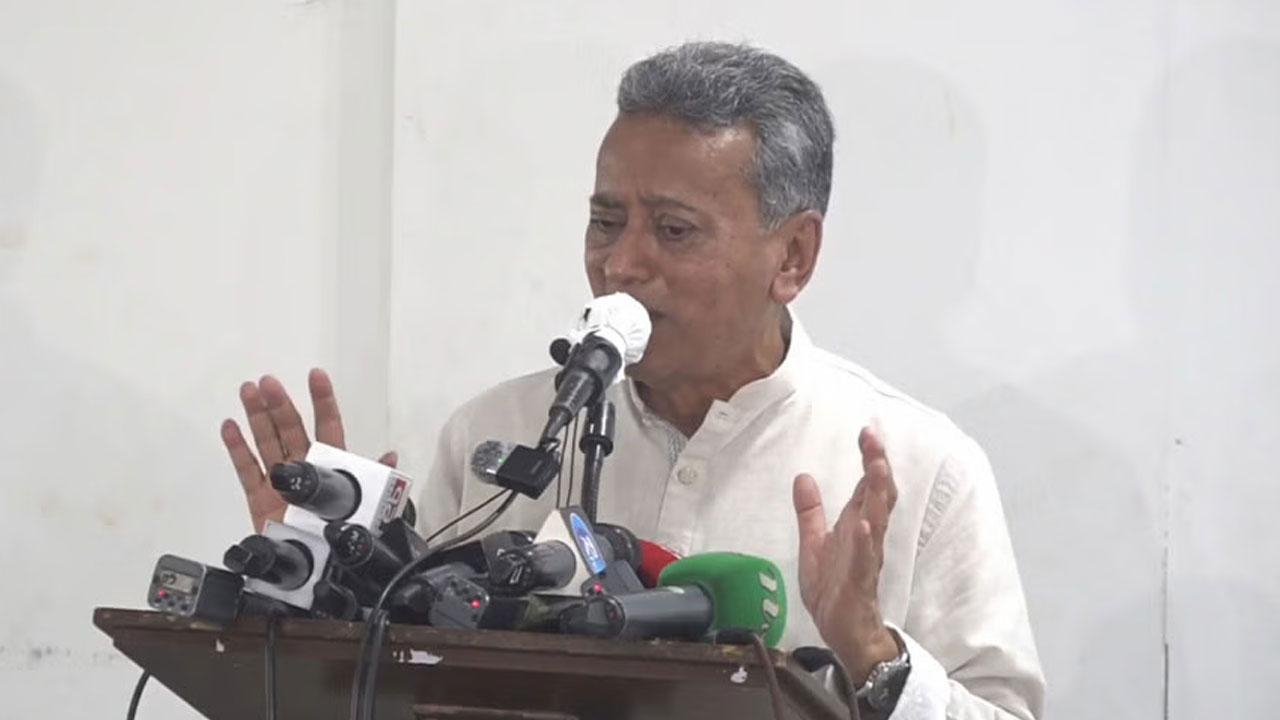 কিছু দল জোরপূর্বক দাবি আদায় করতে চায় : আমীর খসরু