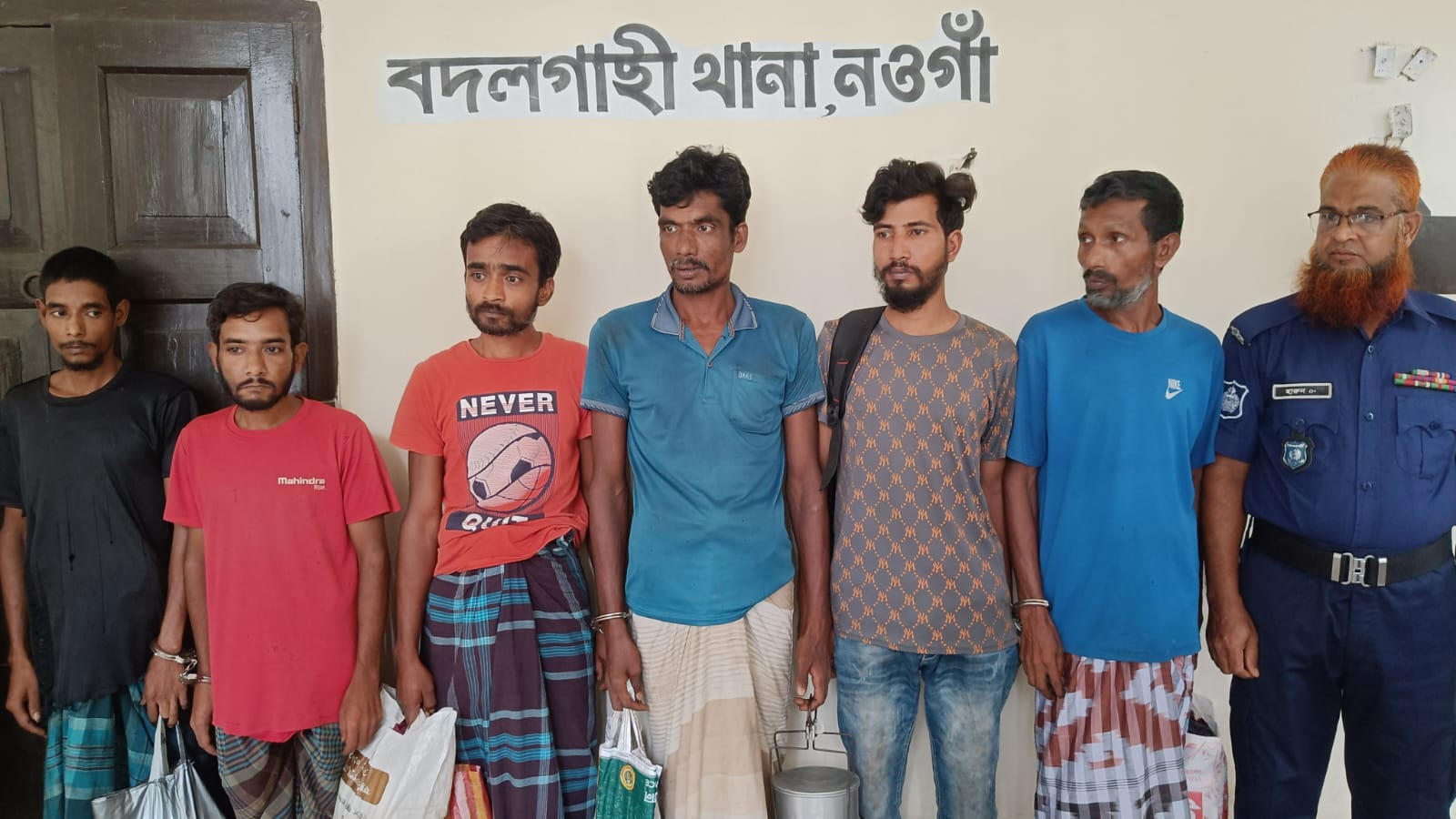 রাত পোহালে নতুন চুরির আতঙ্কে উপজেলাবাসী; ওসির ভূমিকা নিয়ে ক্ষোভ