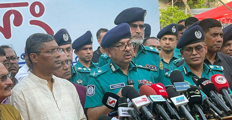ঢাকায় ৮৯ পূজামণ্ডপ অধিক ঝুঁকিপূর্ণ: ডিএমপি কমিশনার