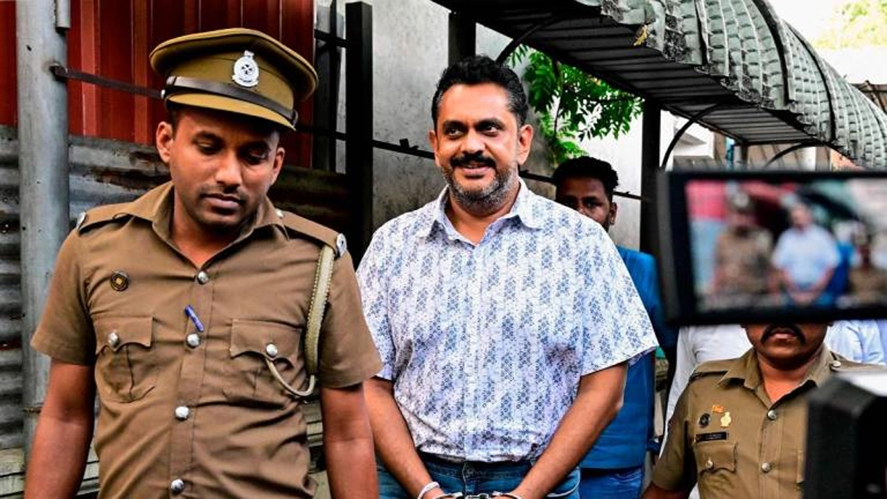 শ্রীলঙ্কায় সাবেক মন্ত্রী রাজাপাকসে গ্রেপ্তার