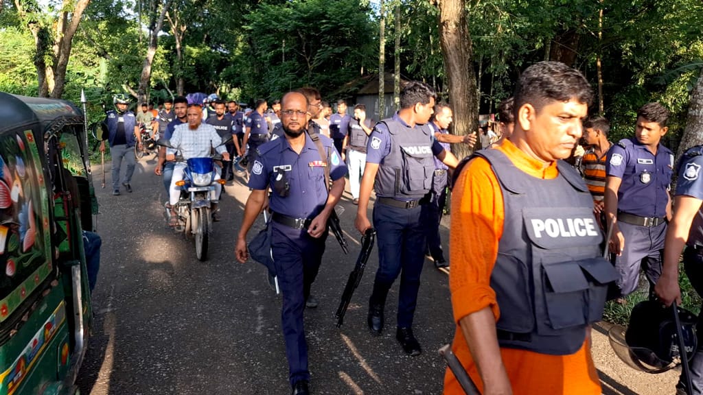 কিশোরগঞ্জে যুবদলের দুই পক্ষের সংঘর্ষ-গুলি, অগ্নিসংযোগ, নিহত ১