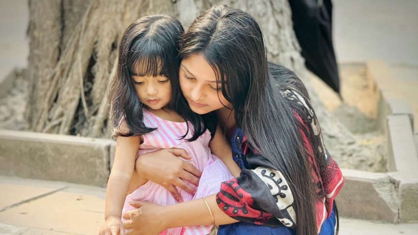 জ্বর নিয়ে অভিনয়, কী আছে ‘মাটির মেয়ে’তে?
